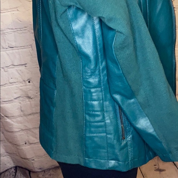 Super soft emerald faux leather lined jacket - Picture 5 of 7
